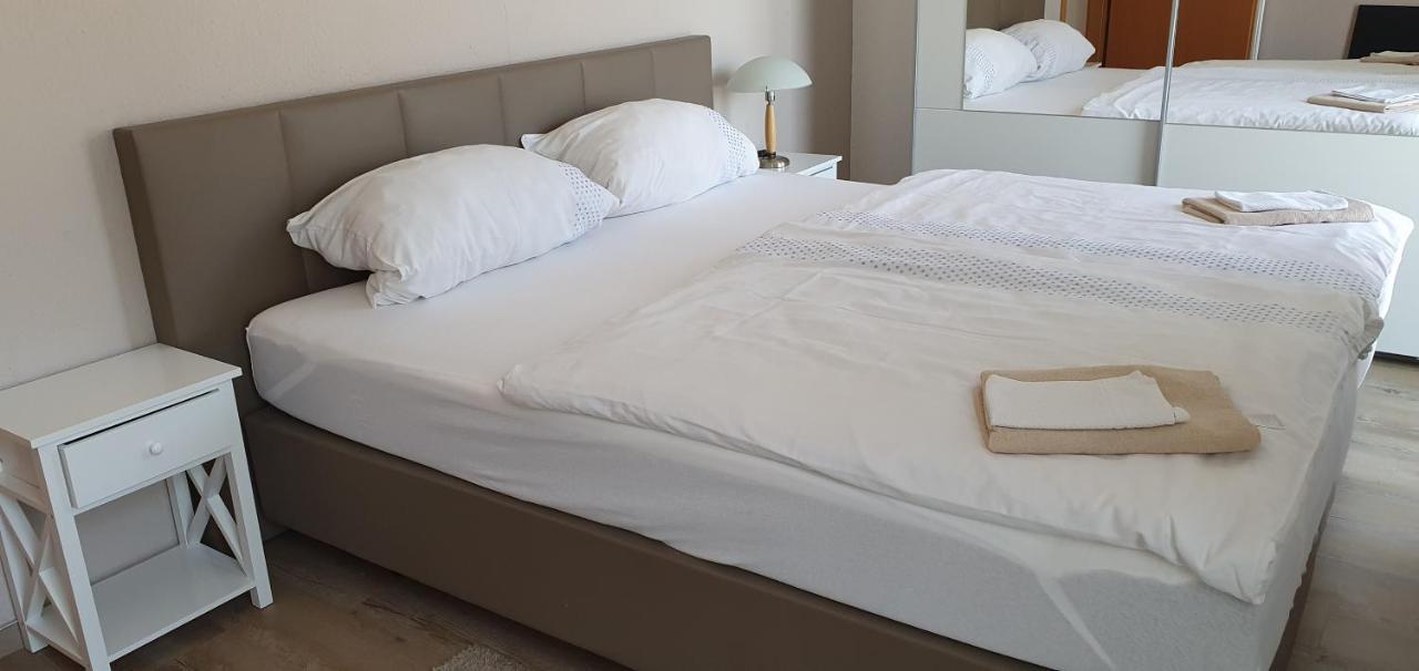 Outletcity Ferienwohnung 2 Metzingen  Zewnętrze zdjęcie